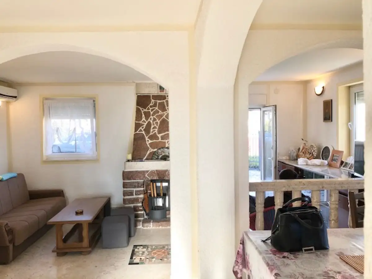 House 180m² in Montenegro, Krimovica. Priced at 350000€ rent photo-5