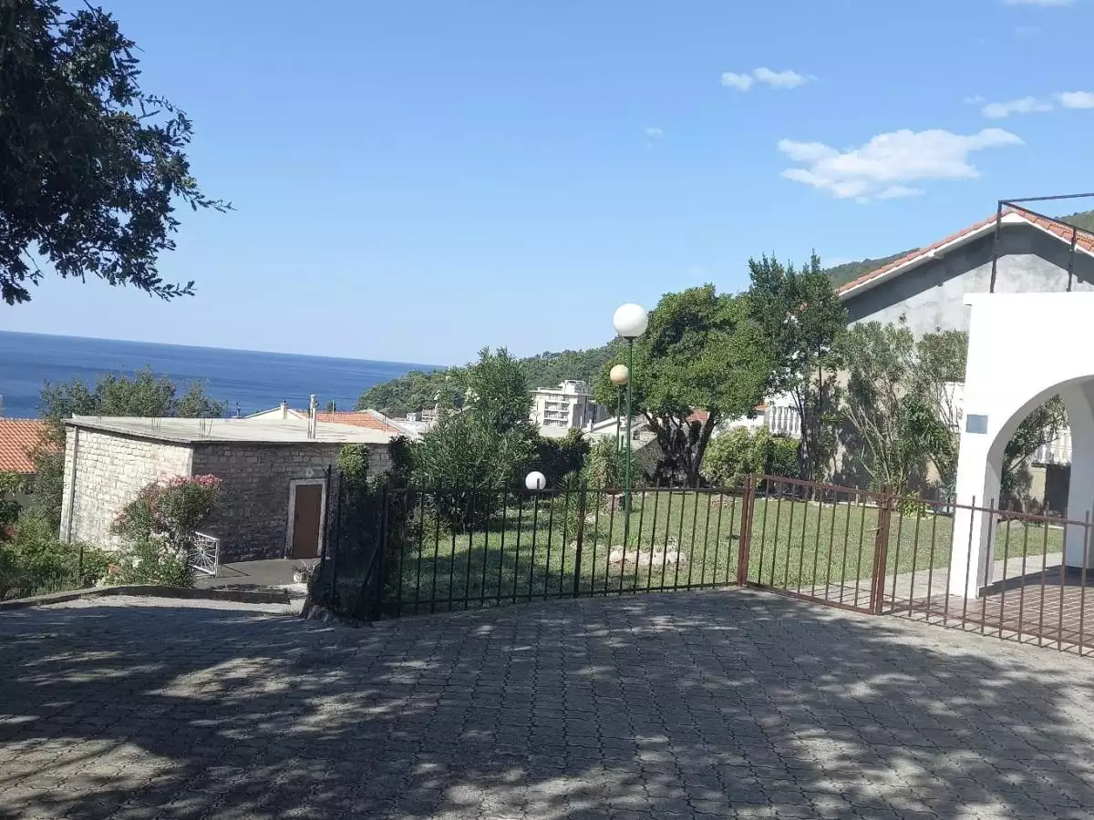 Hotels 480m² in Montenegro, Petrovac. Priced at 682500€ rent photo-28