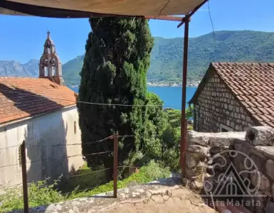 Buy in Montenegro for 400000€