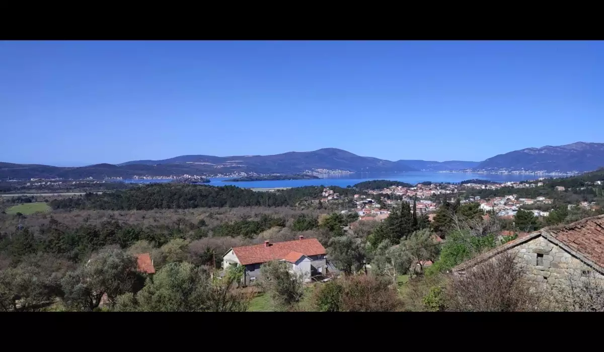 House 300m² in Montenegro, Kavac. Priced at 683000€ rent photo-2