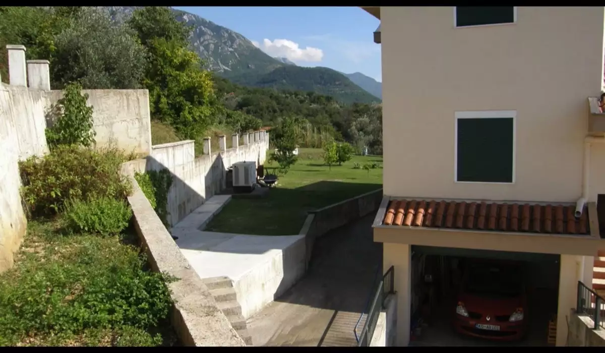 House 300m² in Montenegro, Kavac. Priced at 683000€ rent photo-5
