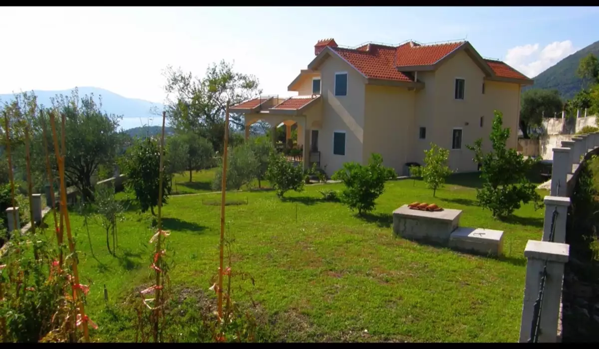 House 300m² in Montenegro, Kavac. Priced at 683000€ rent photo-7
