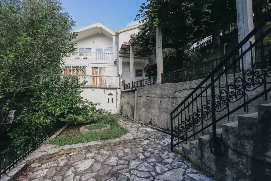 House 121m² in Montenegro, Budva. Priced at 350000€ rent photo-18