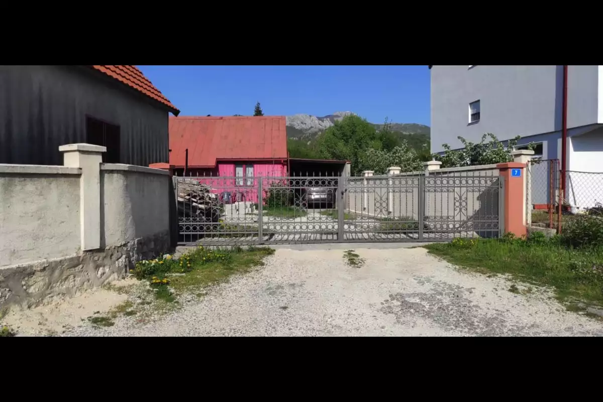 House 163m² in Montenegro, Cetinje. Priced at 155000€ rent photo-4
