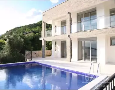 Buy in Montenegro for 750000€