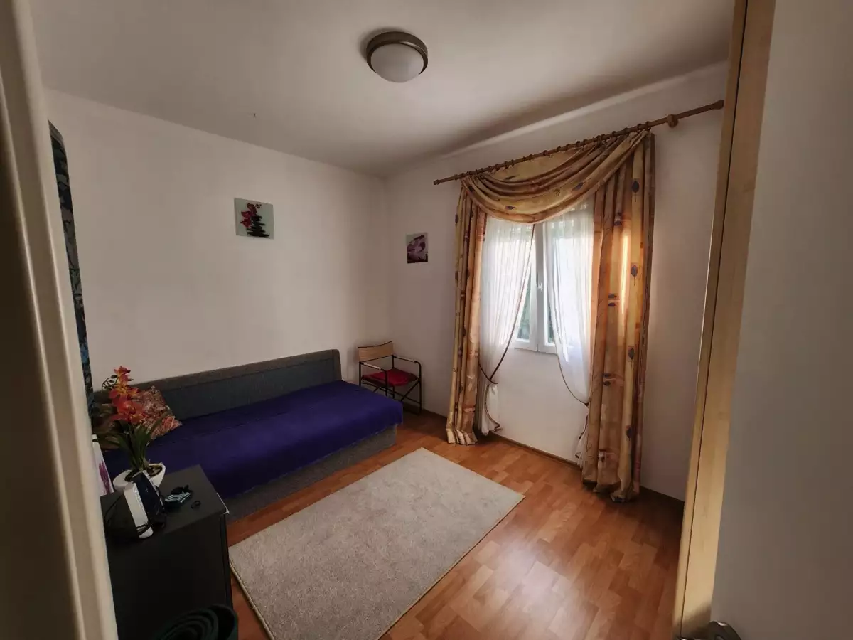 House 350m² in Montenegro, Kamenari. Priced at 490000€ rent photo-8