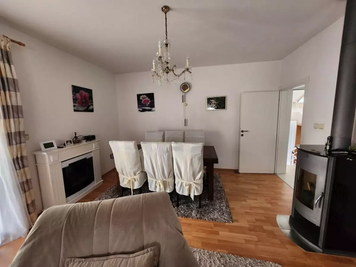 House 350m² in Montenegro, Kamenari. Priced at 490000€ rent photo-11