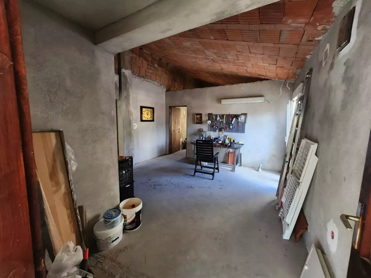 House 350m² in Montenegro, Kamenari. Priced at 490000€ rent photo-12