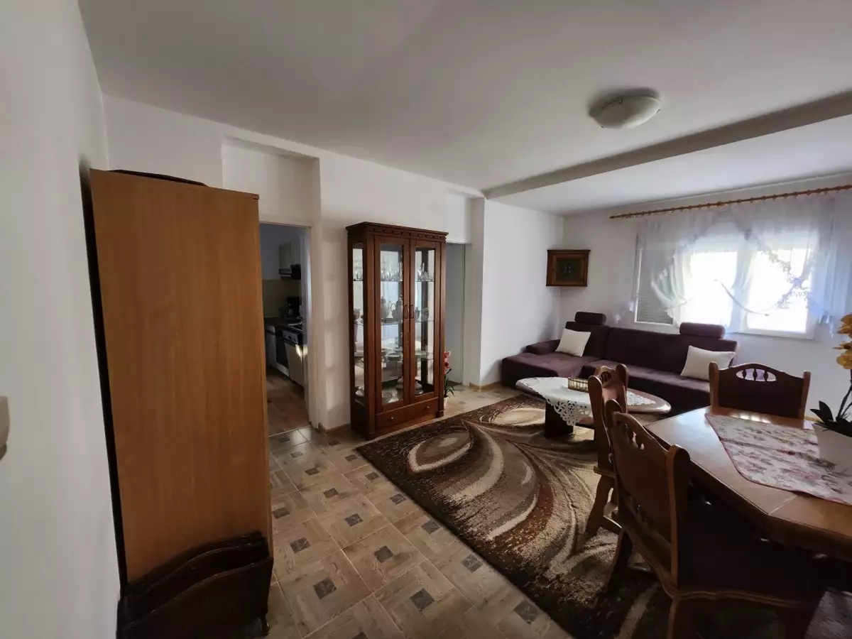 House 350m² in Montenegro, Kamenari. Priced at 490000€ rent photo-13