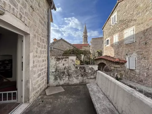 House 100m² in Montenegro, Budva. Priced at 735000€ rent photo-23