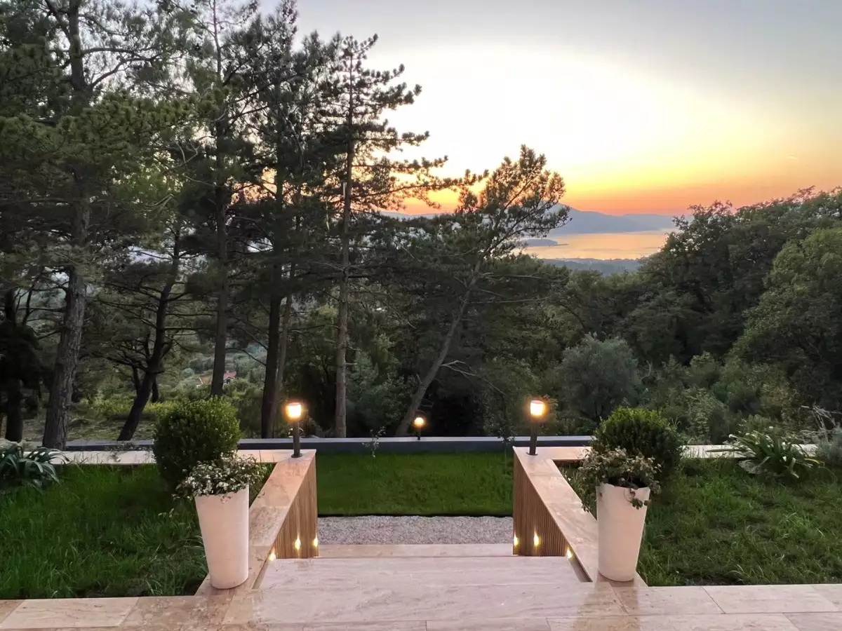 House 480m² in Montenegro, Kavac. Priced at 1750000€ rent photo-3