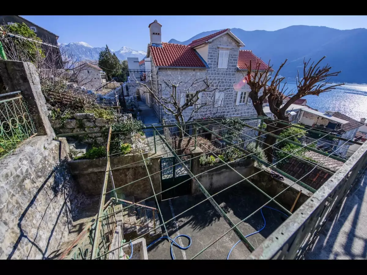House 134m² in Montenegro, Perast. Priced at 840000€ rent photo-4