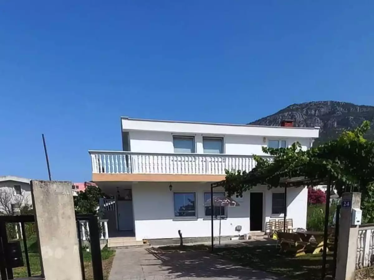 House 164m² in Spain, Barcelona. Priced at 250000€ rent photo-3
