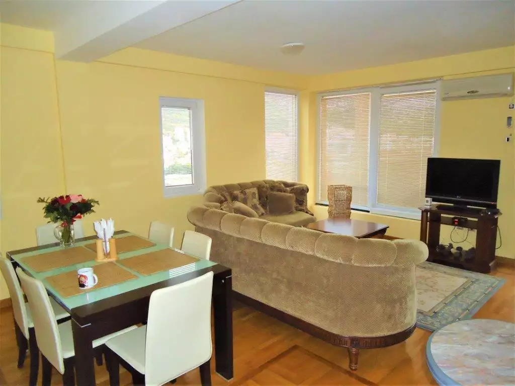 Flat 99m² in Montenegro, Budva. Priced at 150000€ rent photo-2