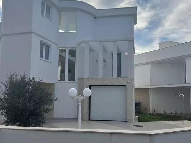 House 467m² in Montenegro, Krimovica. Priced at 450000€ rent photo-2