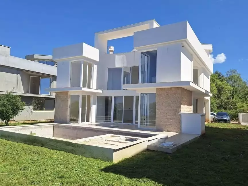 House 467m² in Montenegro, Krimovica. Priced at 450000€ rent photo-7