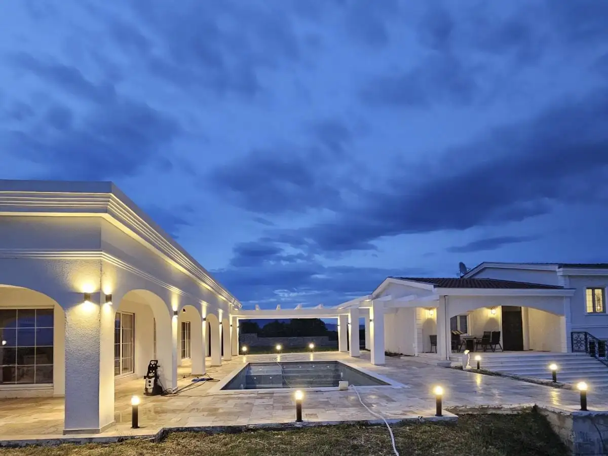 House 500m² in Montenegro, Ulcinj. Priced at 1500000€ rent photo-24