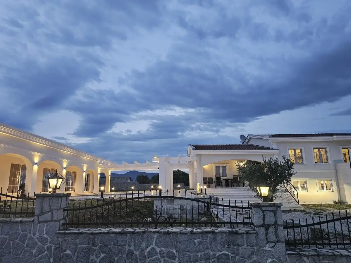 House 500m² in Montenegro, Ulcinj. Priced at 1500000€ rent photo-27