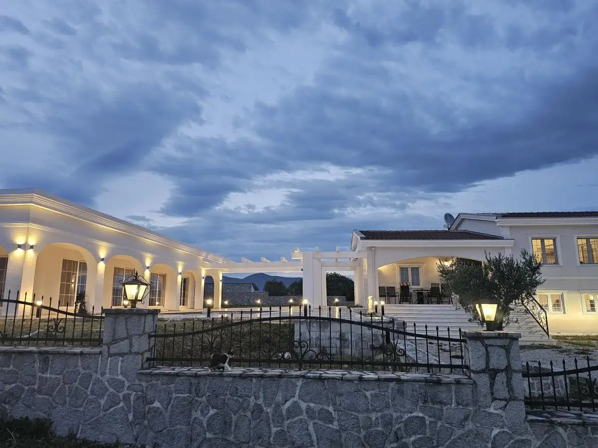 House 500m² in Montenegro, Ulcinj. Priced at 1500000€ rent photo-29