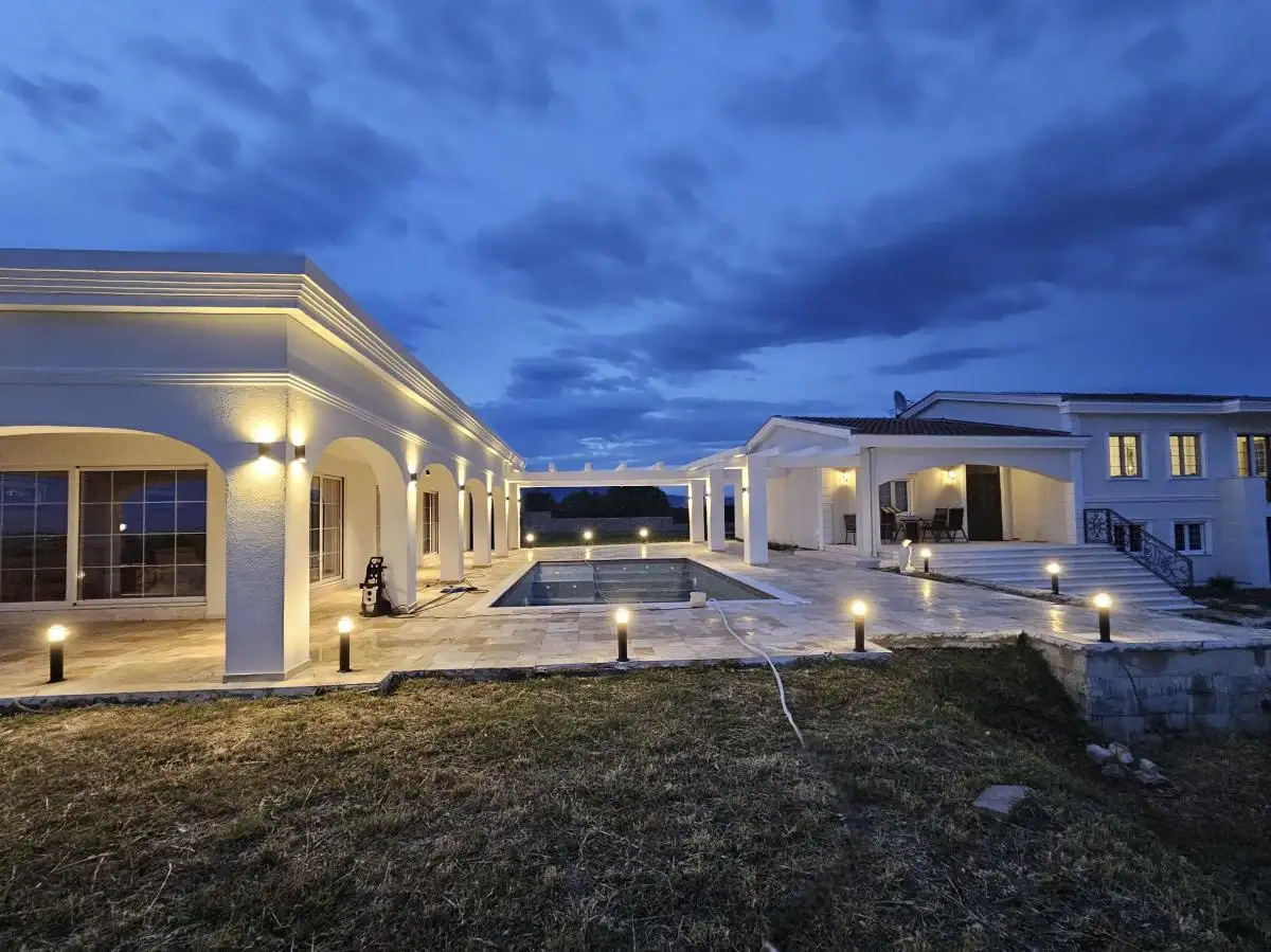 House 500m² in Montenegro, Ulcinj. Priced at 1500000€ rent photo-32