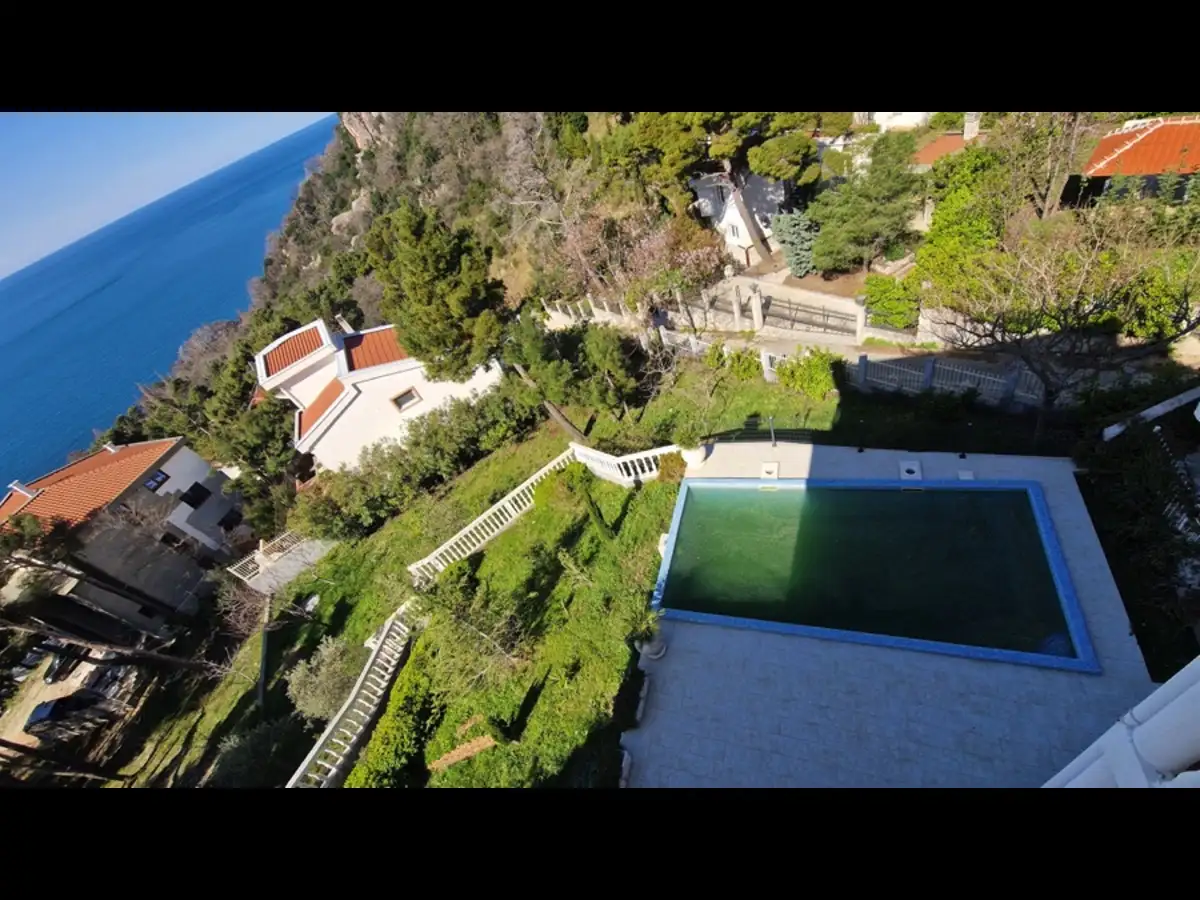 House 271m² in Montenegro, Susanj. Priced at 650000€ rent photo-81