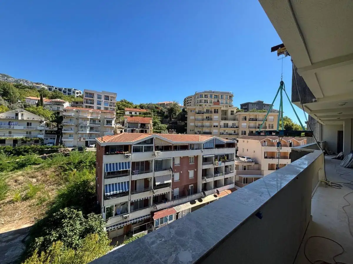 Flat 257m² in Montenegro, Becici. Priced at 800000€ rent photo-13