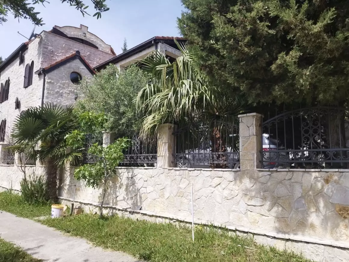 House 200m² in Montenegro, Sutomore. Priced at 420000€ rent photo-1