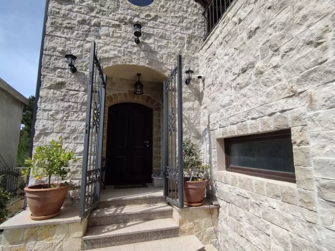 House 200m² in Montenegro, Sutomore. Priced at 420000€ rent photo-29