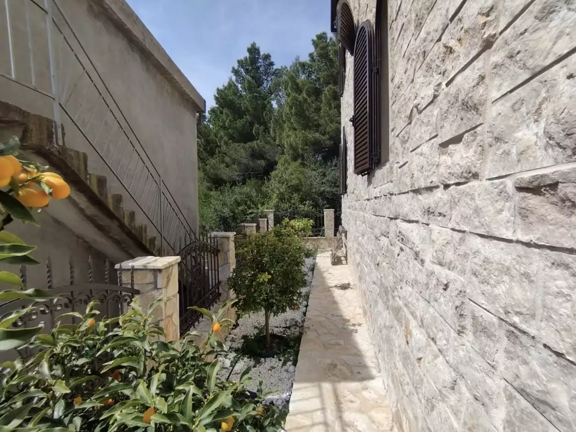 House 200m² in Montenegro, Sutomore. Priced at 420000€ rent photo-31