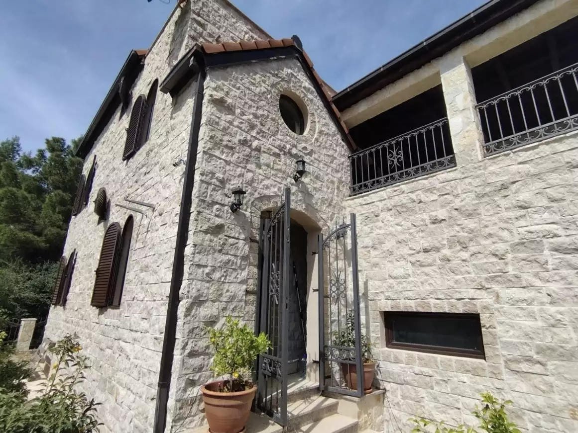 House 200m² in Montenegro, Sutomore. Priced at 420000€ rent photo-38