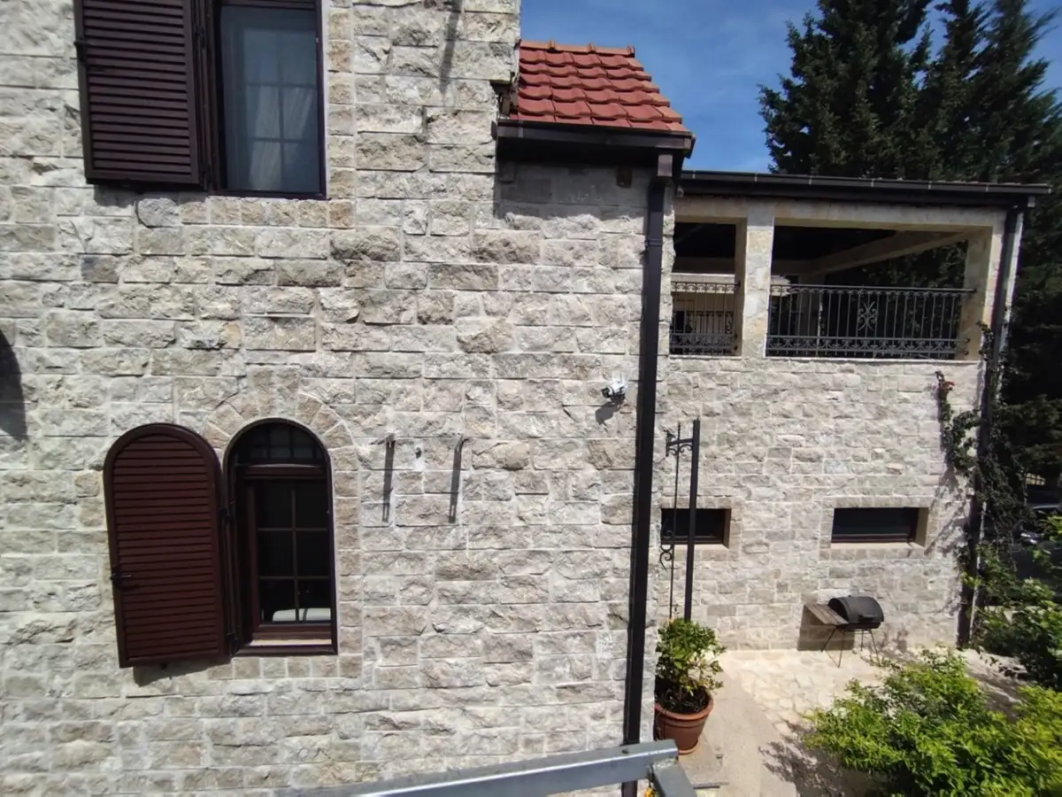 House 200m² in Montenegro, Sutomore. Priced at 360000€ rent photo-40