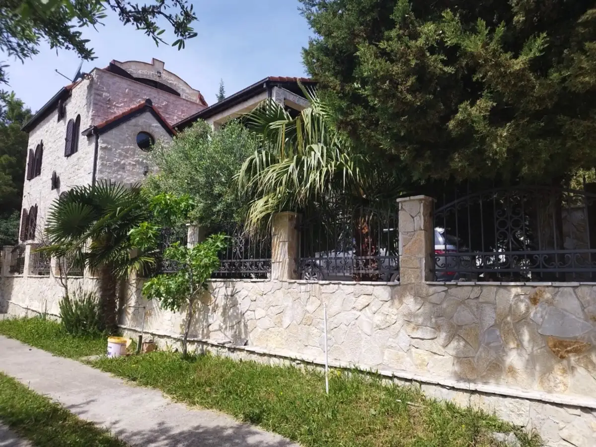 House 200m² in Montenegro, Sutomore. Priced at 360000€ rent photo-48