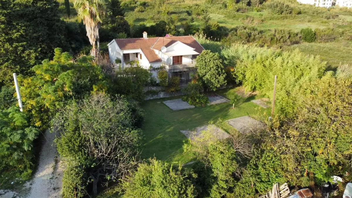 House 240m² in Montenegro, Kumbor. Priced at 650000€ rent photo-3