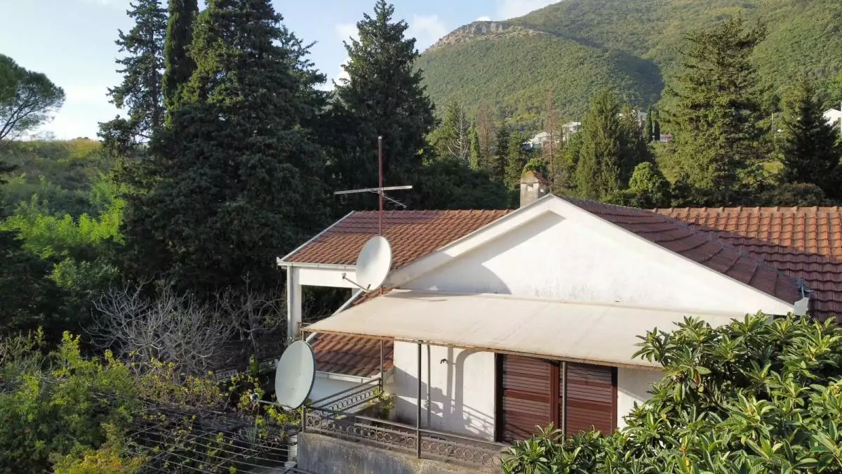 House 240m² in Montenegro, Kumbor. Priced at 650000€ rent photo-9