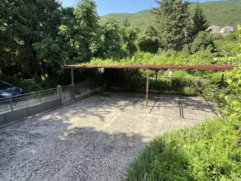 House 240m² in Montenegro, Kumbor. Priced at 650000€ rent photo-40
