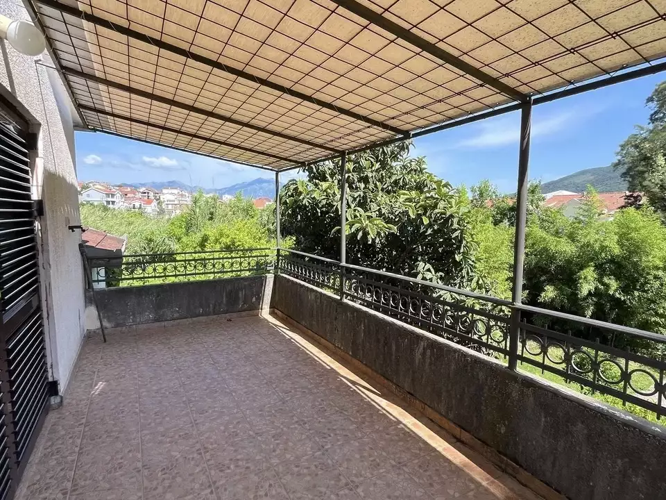 House 240m² in Montenegro, Kumbor. Priced at 650000€ rent photo-43