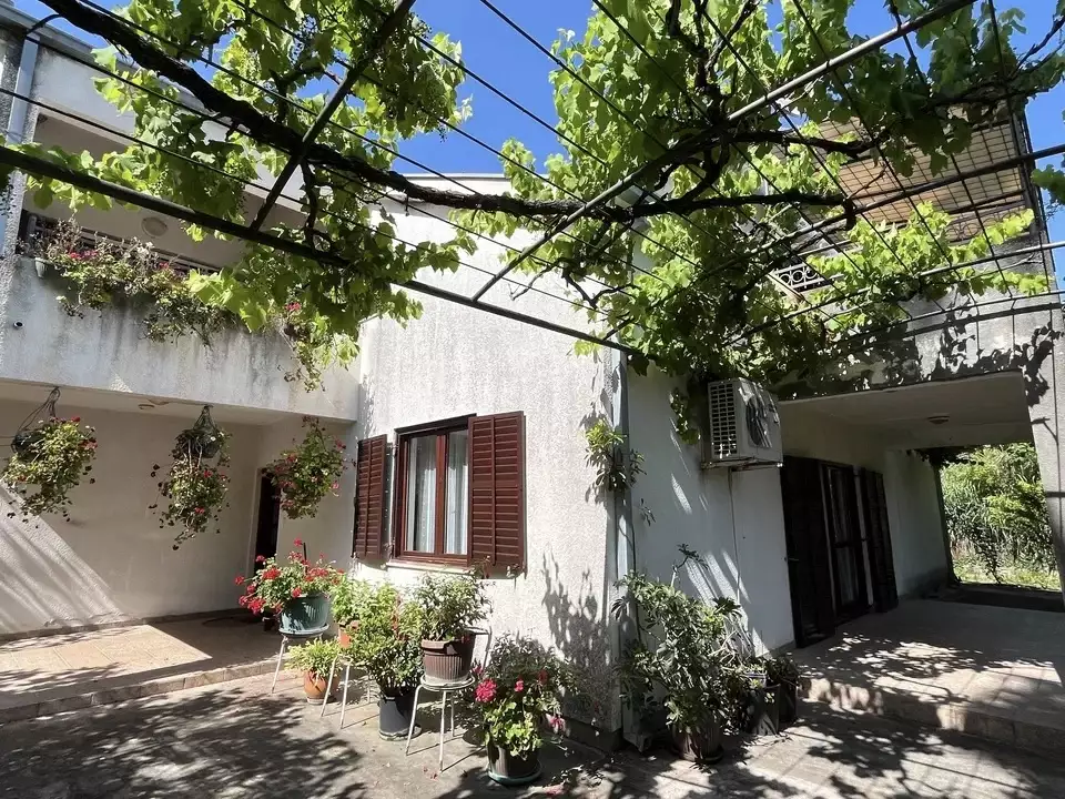 House 240m² in Montenegro, Kumbor. Priced at 650000€ rent photo-53