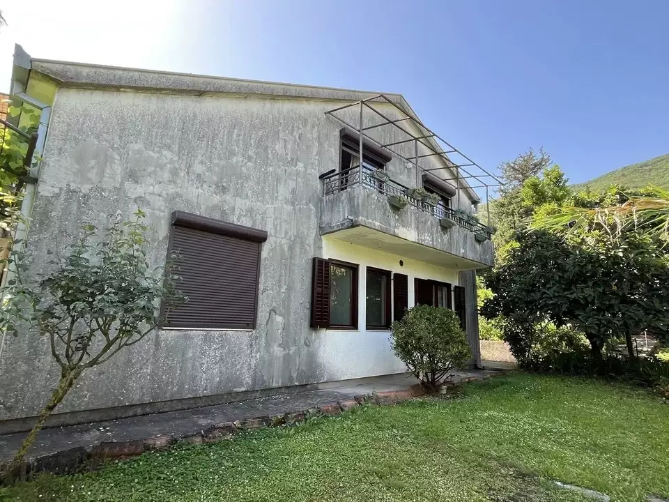 House 240m² in Montenegro, Kumbor. Priced at 650000€ rent photo-54