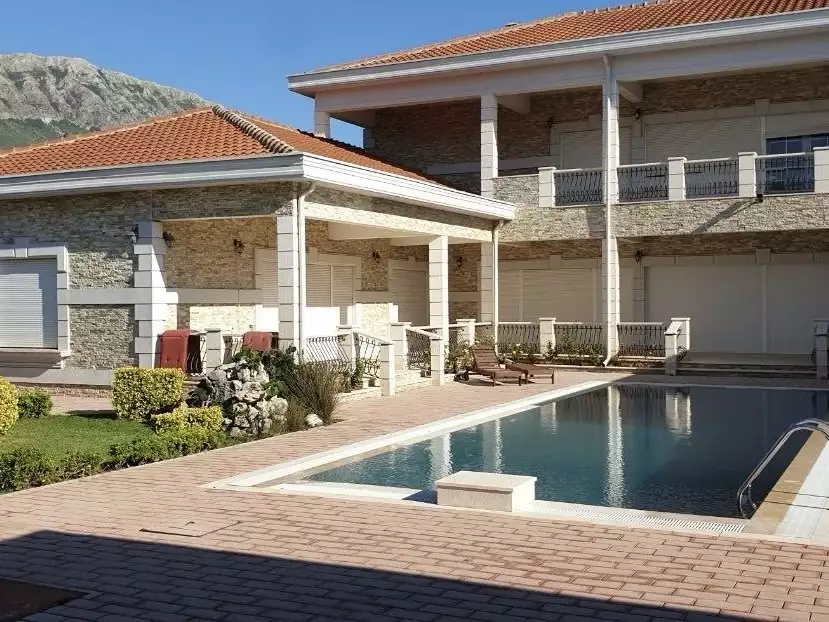 House 1000m² in Spain, Barcelona. Priced at 1200000€ rent photo-1