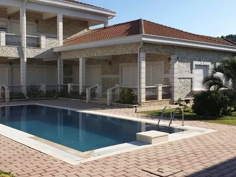 House 1000m² in Spain, Barcelona. Priced at 1200000€ rent photo-4