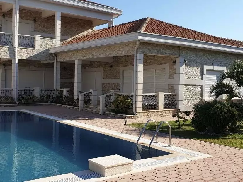 House 1000m² in Spain, Barcelona. Priced at 1200000€ rent photo-6