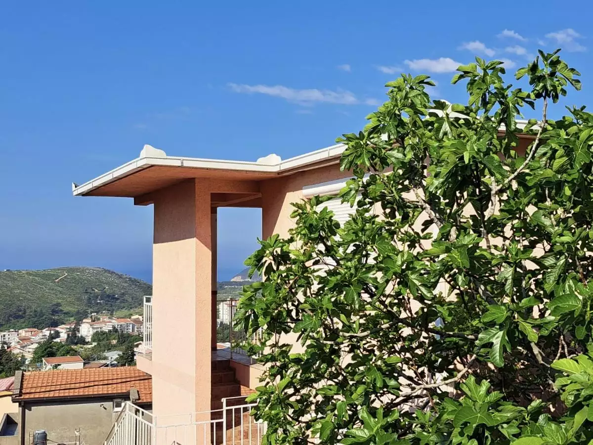House 207m² in Montenegro, Sutomore. Priced at 140000€ rent photo-3