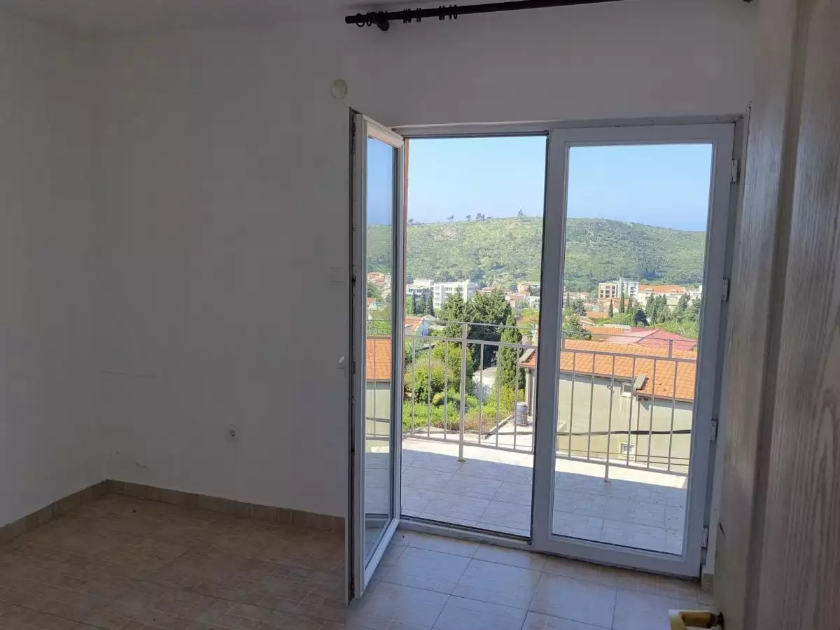 House 207m² in Montenegro, Sutomore. Priced at 140000€ rent photo-11