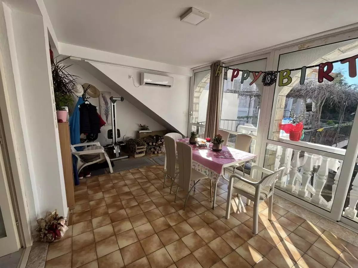 House 180m² in Montenegro, Becici. Priced at 180000€ rent photo-11
