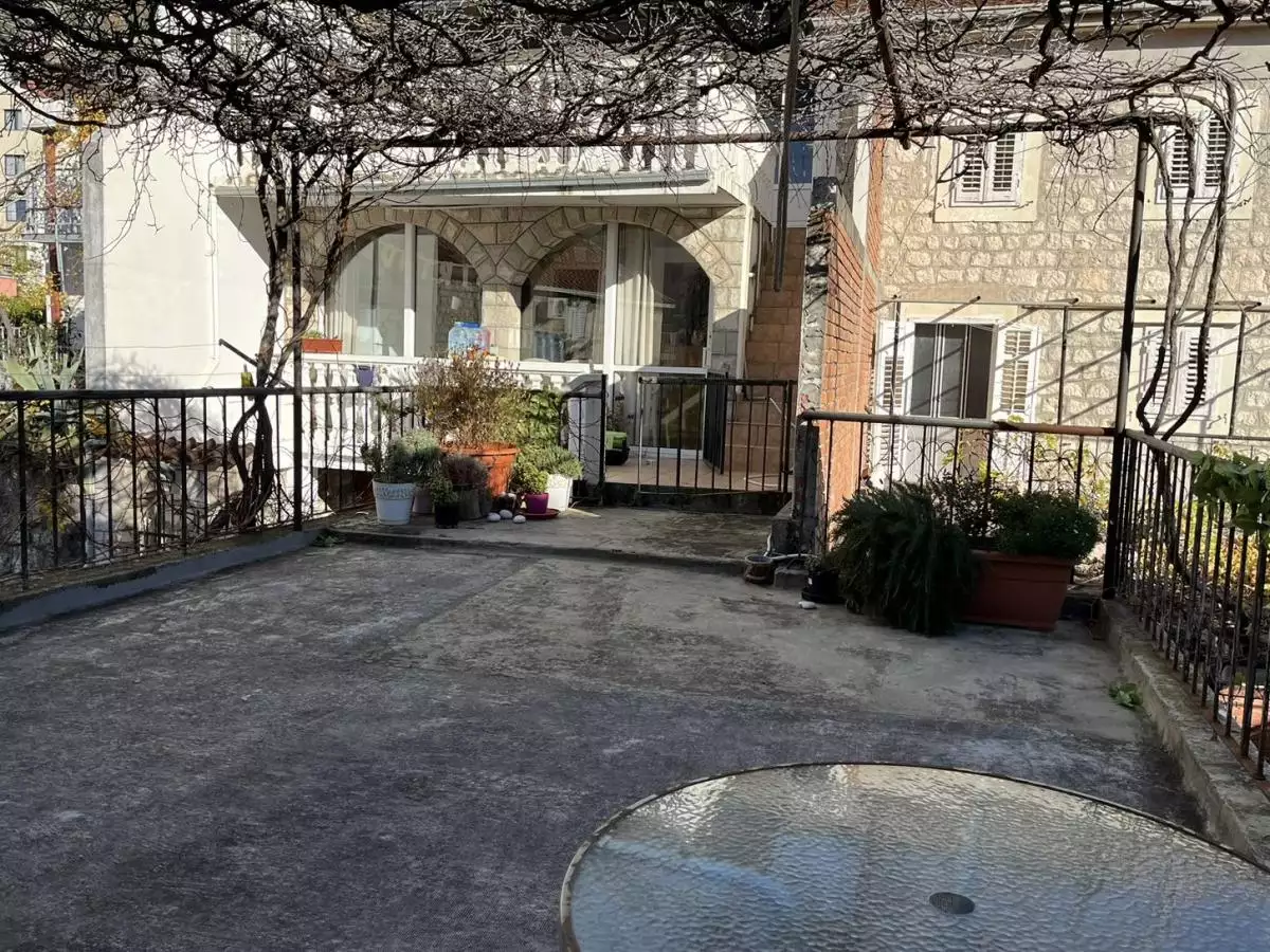 House 180m² in Montenegro, Becici. Priced at 180000€ rent photo-21