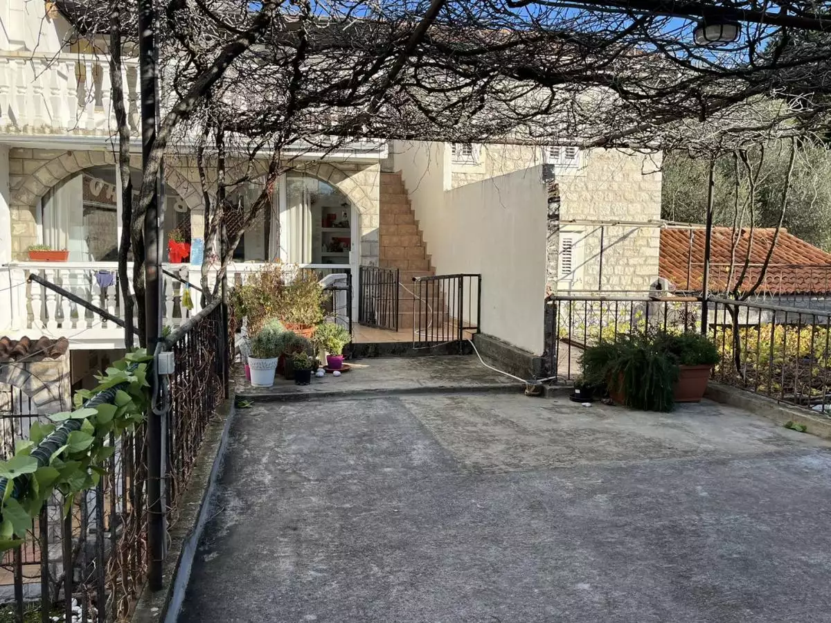 House 180m² in Montenegro, Becici. Priced at 180000€ rent photo-22
