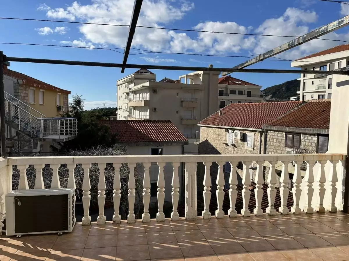 House 180m² in Montenegro, Becici. Priced at 180000€ rent photo-23
