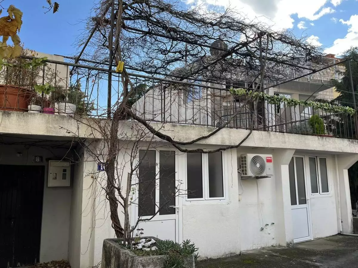 House 180m² in Montenegro, Becici. Priced at 180000€ rent photo-36