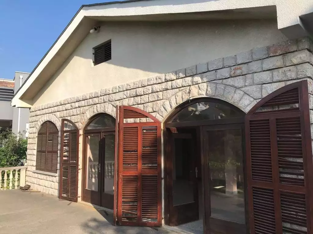 Hotels 274m² in Montenegro, Utjeha. Priced at 550000€ rent photo-2