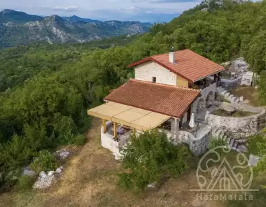 Buy in Montenegro for 669500€